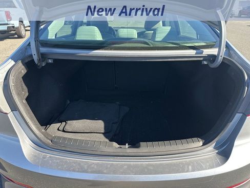 Used 2017 Hyundai Elantra SE w/ SE A/T Tech Package 03 image 10