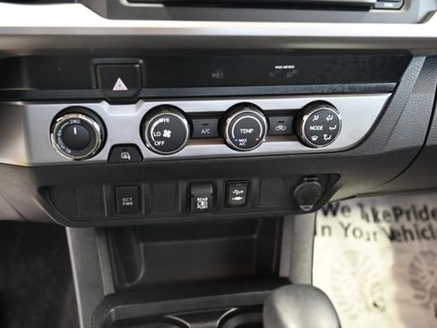 Used 2019 Toyota Tacoma SR5 AWD/4WD image 19