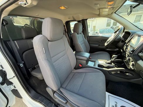 Used 2022 Nissan Frontier S RWD image 10