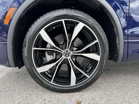 Used 2024 Volkswagen Tiguan SEL R-Line image 12