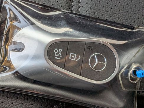 New 2026 Mercedes-Benz GLC 300 image 37