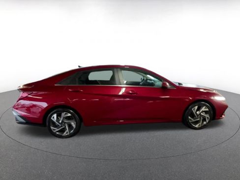 Used 2025 Hyundai Elantra SEL image 15