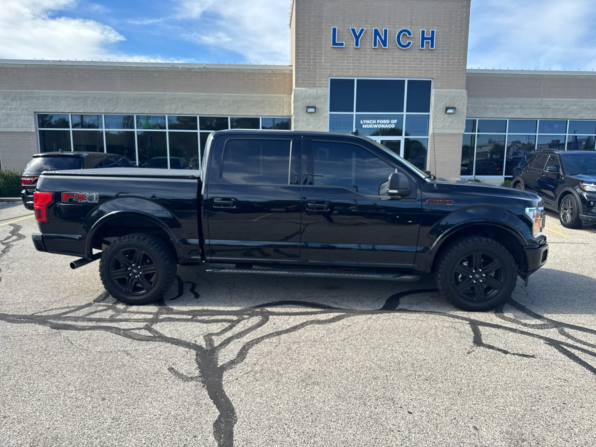 Used 2018 Ford F150 XLT w/ Equipment Group 302A Luxury AWD/4WD image 4