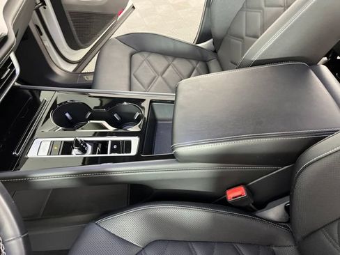 Used 2025 Volkswagen Atlas SE FWD image 29