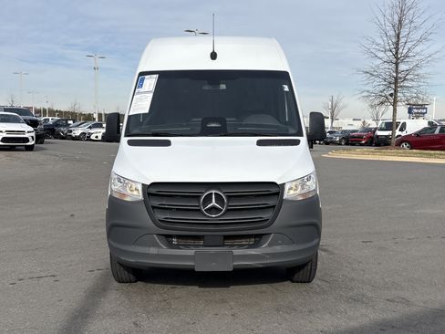 Used 2025 Mercedes-Benz Sprinter 2500 image 3