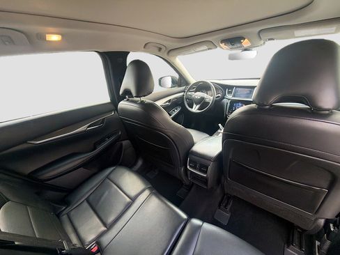 Used 2024 INFINITI QX50 Luxe w/ Accent Package FWD image 31