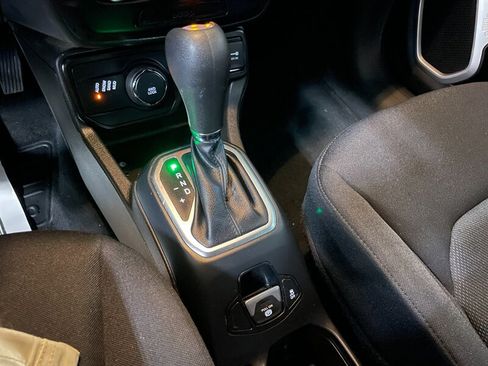 Used 2020 Jeep Renegade Sport w/ UConnect 7.0 Group AWD/4WD image 15