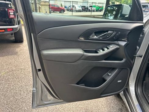 Used 2023 Chevrolet Traverse High Country w/ LPO, Floor Liner Package AWD/4WD image 12
