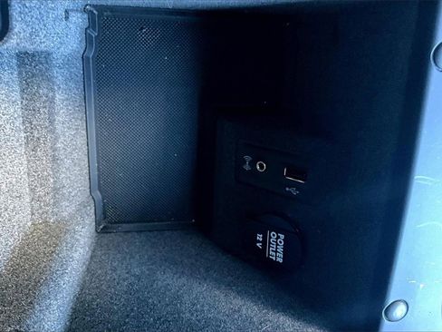 Used 2017 Porsche Macan S image 12