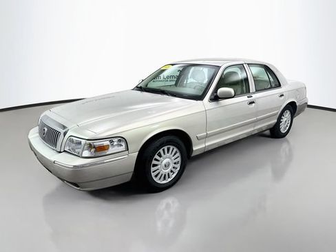 Used 2008 Mercury Grand Marquis GS RWD image 3