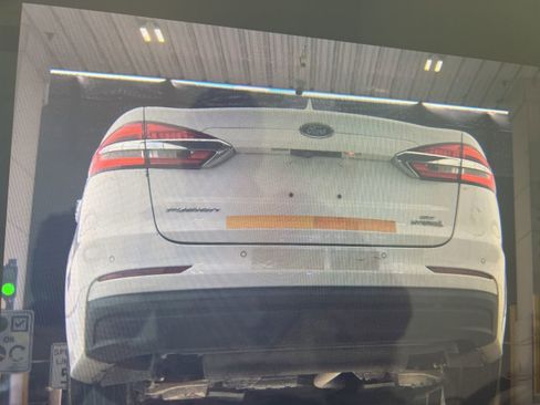 Used 2019 Ford Fusion SE image 10