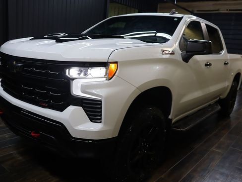 Used 2024 Chevrolet Silverado 1500 LT Trail Boss w/ Convenience Package II image 6