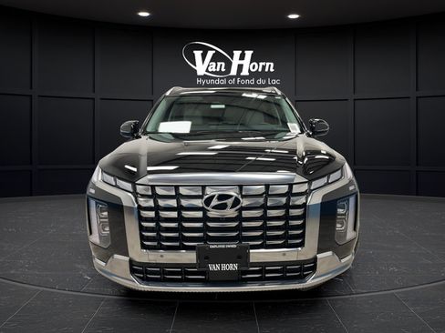 Used 2025 Hyundai Palisade Calligraphy FWD image 2