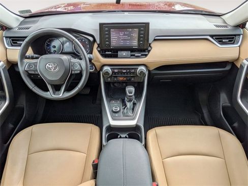 Used 2021 Toyota RAV4 XLE Premium image 25