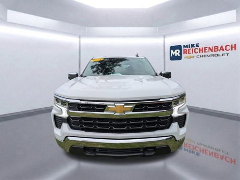 Used 2023 Chevrolet Silverado 1500 LT AWD/4WD image 9