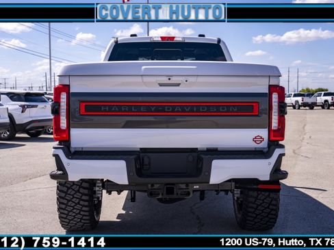 New 2026 Ford F250 Lariat w/ Black Appearance Package image 7