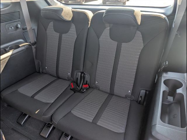 Certified 2024 Kia Sorento LX FWD image 11
