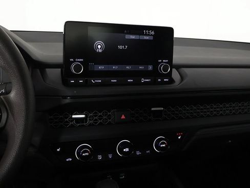 Used 2025 Honda Accord SE image 39