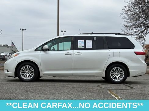 Used 2015 Toyota Sienna XLE image 4