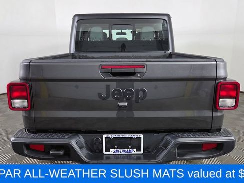 Used 2024 Jeep Gladiator Sport AWD/4WD image 8