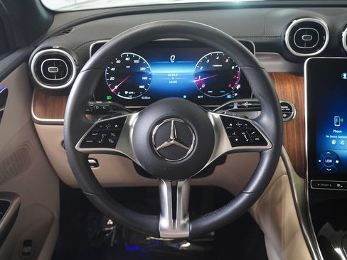 Used 2024 Mercedes-Benz GLC 300 4MATIC image 15