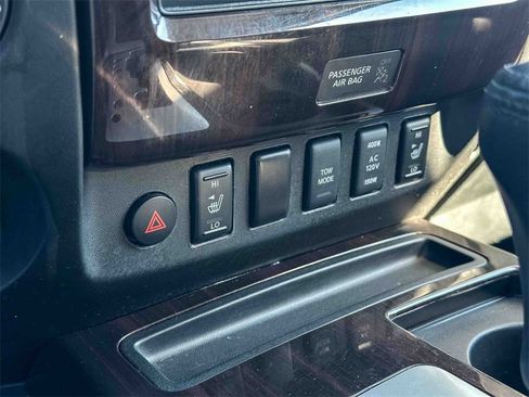 Used 2014 Nissan Titan SL image 34