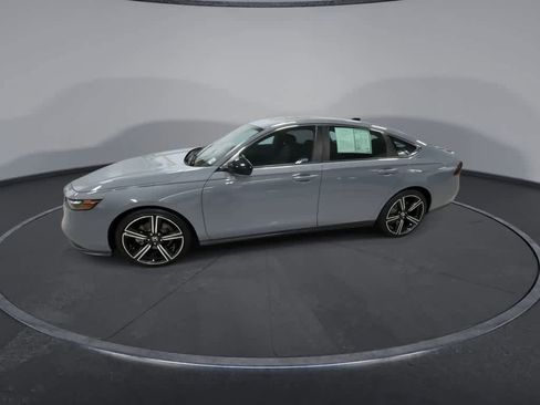 Used 2023 Honda Accord Sport image 6