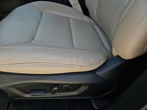 Used 2021 Ford Explorer XLT w/ Equipment Group 202A RWD image 20