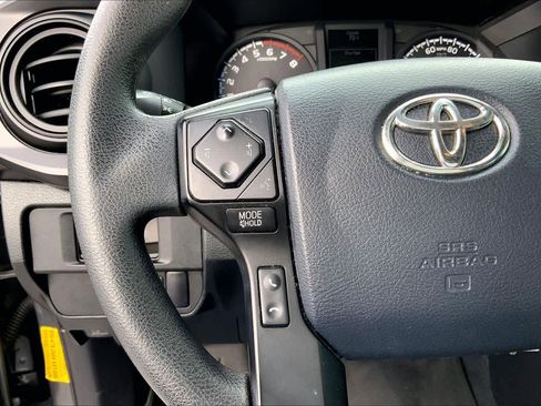 Used 2018 Toyota Tacoma SR image 22