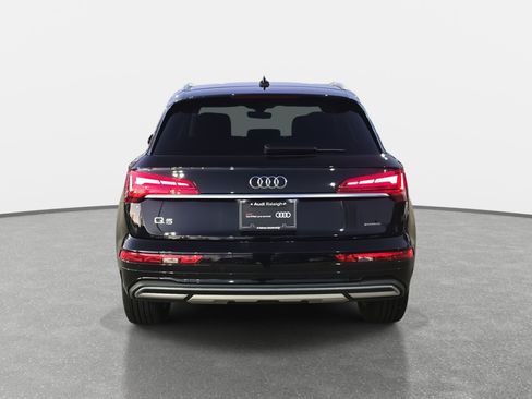 Used 2023 Audi Q5 2.0T Premium w/ Convenience Package image 6