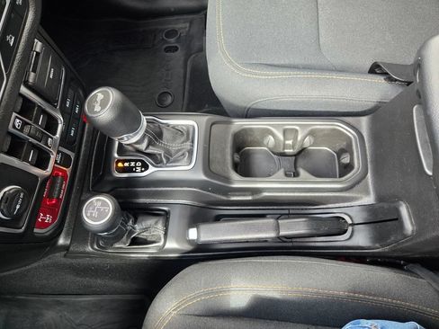 Used 2025 Jeep Wrangler Unlimited Sport S 4xe AWD/4WD image 28