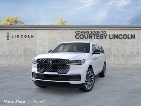New 2026 Lincoln Navigator L Reserve AWD/4WD image 2