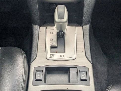 Used 2010 Subaru Outback 2.5i Limited image 11