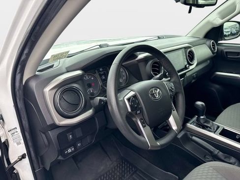Used 2022 Toyota Tacoma SR5 w/ Technology Package RWD image 18
