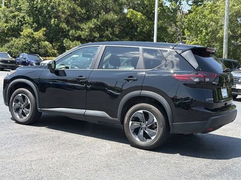Used 2025 Nissan Rogue SV FWD image 3