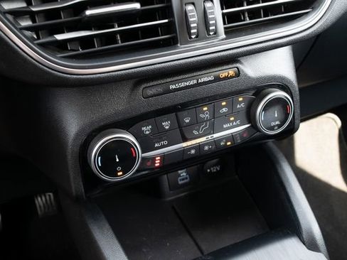 Used 2022 Ford Escape Titanium w/ Class II Trailer Tow Package image 28