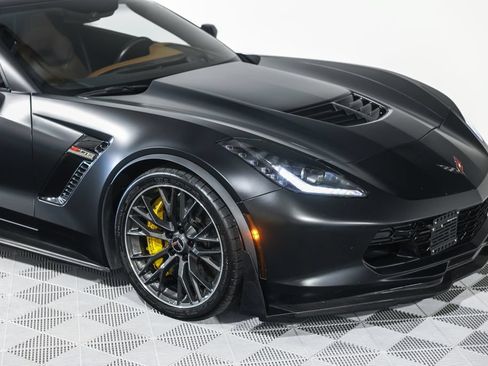 Used 2016 Chevrolet Corvette Z06 w/ 3LZ Preferred Equipment Group RWD image 6