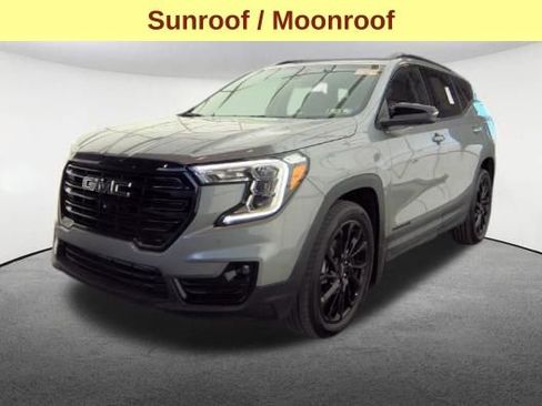 Used 2024 GMC Terrain SLT w/ Tech Package AWD/4WD image 4
