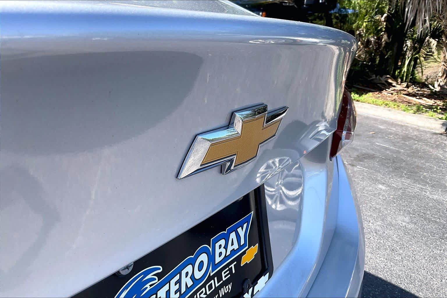 Used 2021 Chevrolet Malibu LT FWD image 9