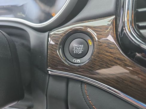 Used 2019 Jeep Grand Cherokee Summit image 21