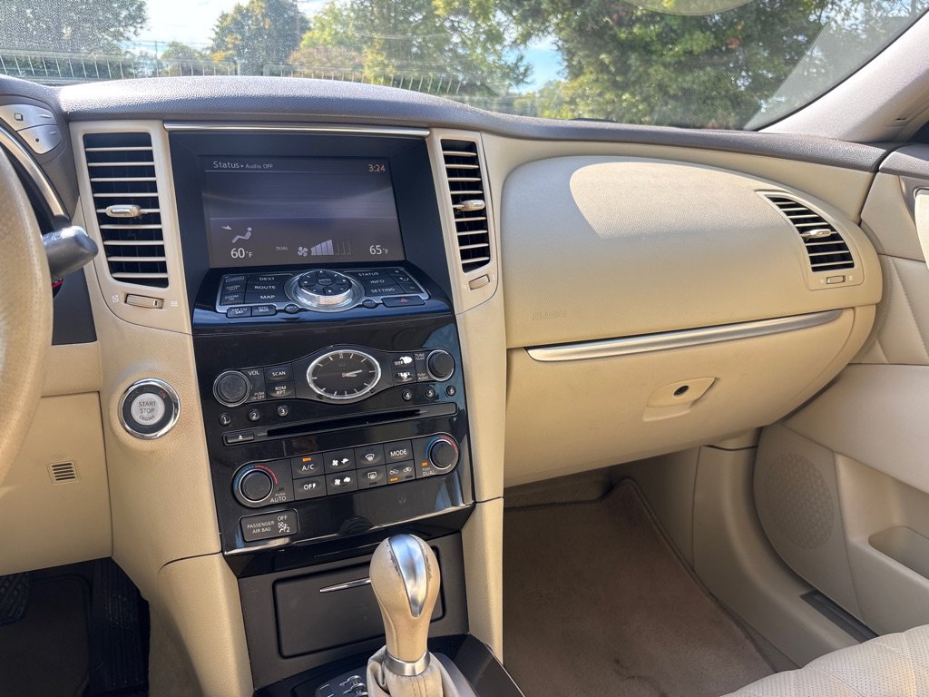 Used 2011 INFINITI FX35 AWD w/ Premium Pkg image 15