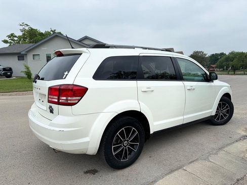 Used 2018 Dodge Journey SE w/ Popular Equipment Group FWD image 16