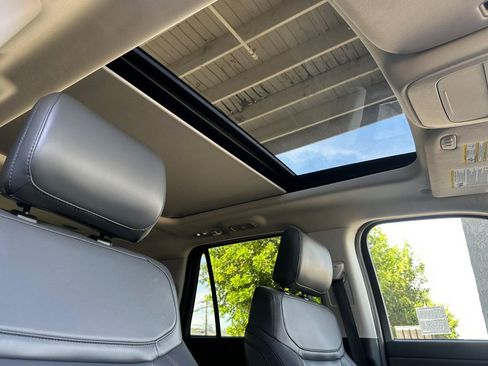 Used 2025 Ford Expedition Active image 18