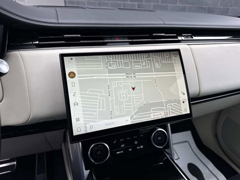 Certified 2023 Land Rover Range Rover SE image 23