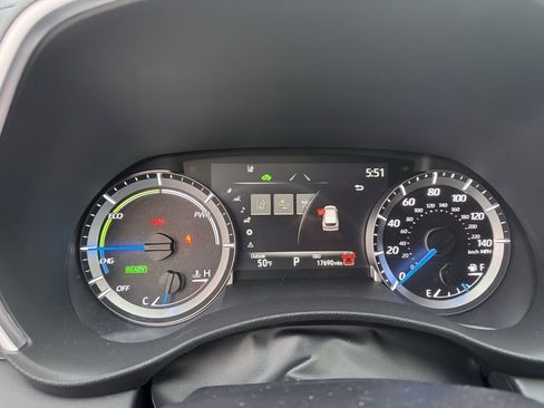 Certified 2024 Toyota Highlander XLE image 5