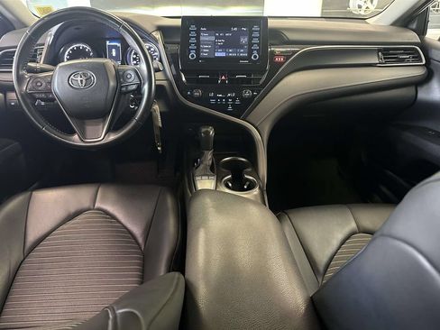 Used 2022 Toyota Camry SE FWD image 14