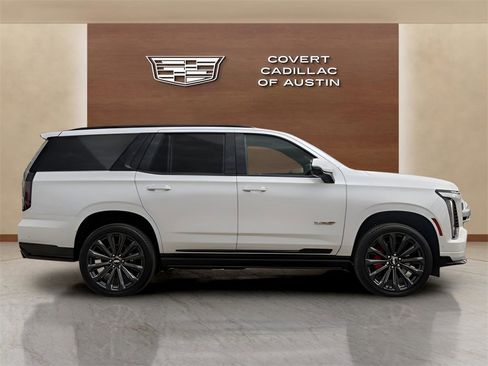 Certified 2025 Cadillac Escalade V w/ LPO, Floor Liner Package image 5