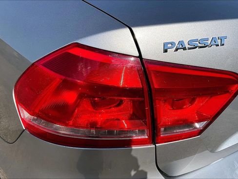 Used 2013 Volkswagen Passat 2.5 S FWD image 27