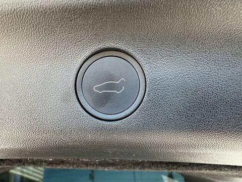 Used 2023 Tesla Model Y Performance AWD/4WD image 25