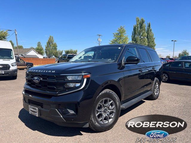 Used 2025 Ford Expedition Active AWD/4WD image 1